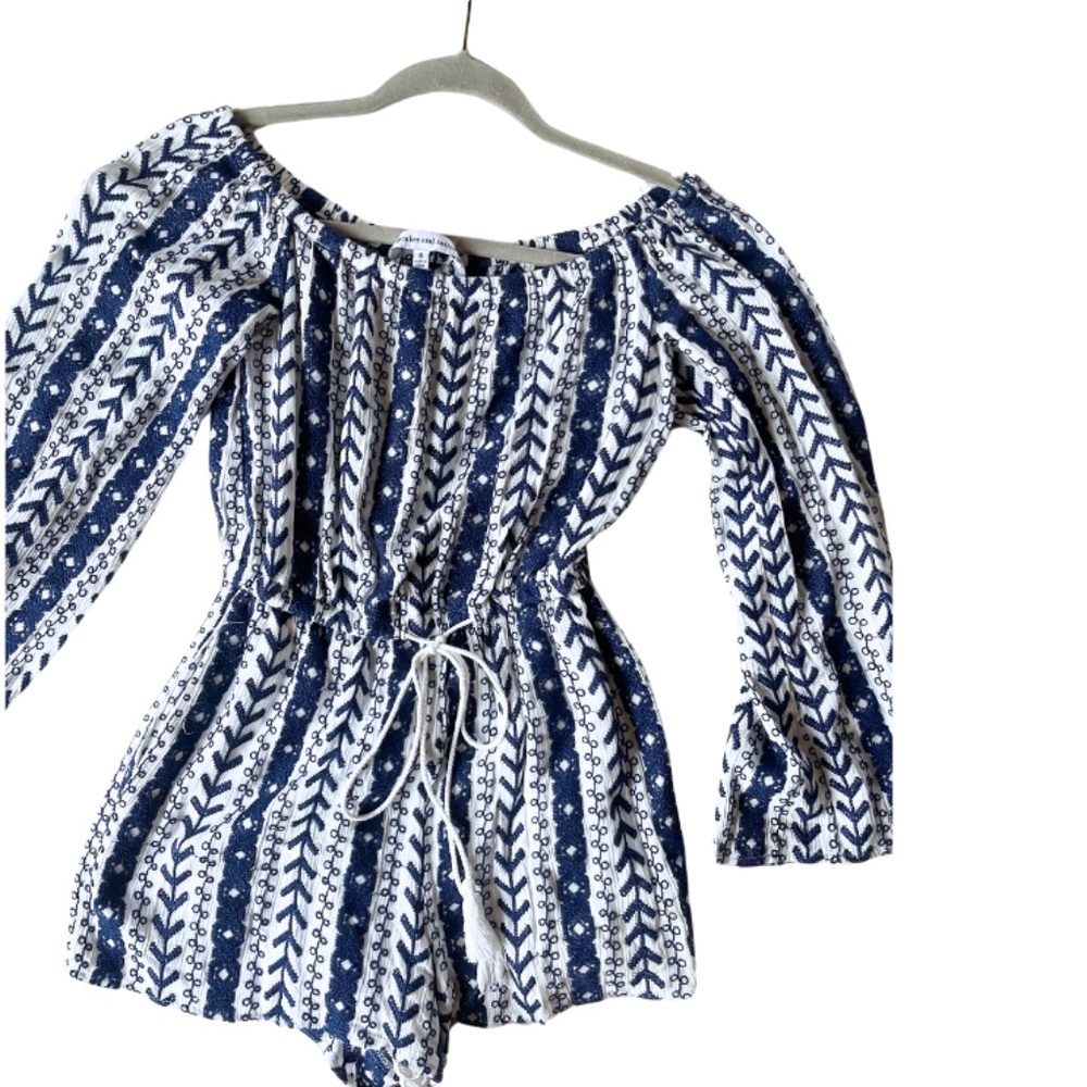 Womens NWT Cupcakes & Cashmere Romper Size Small